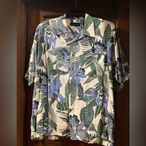D’amante men’s button down shirt.